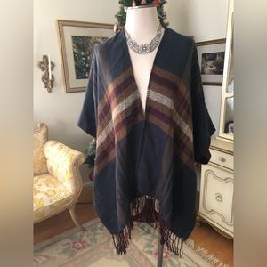 Vince Camuto NWOT beautiful blue/brown open front poncho size O/S